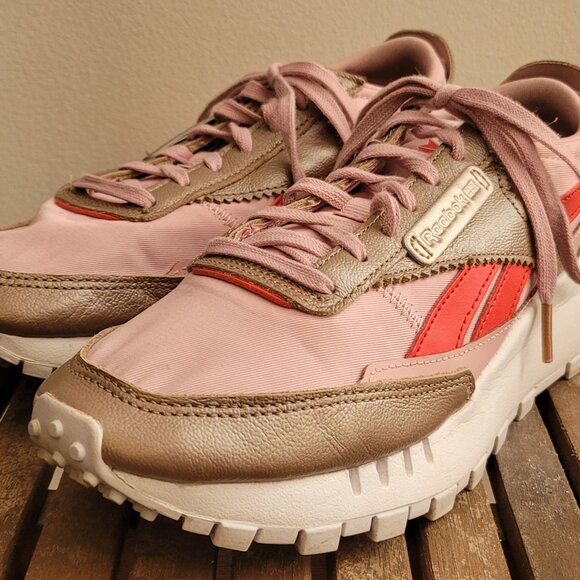 Women's Reebok 720 Walking Sneaker - Sized 4.5 US / 4 UK - Picture 4 of 8